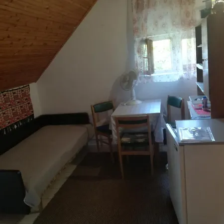 Apartment Leander Vendeghaz *