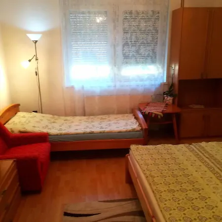 Leander Vendeghaz Apartment Balatonfured