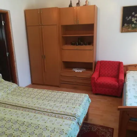 Leander Vendeghaz Apartment